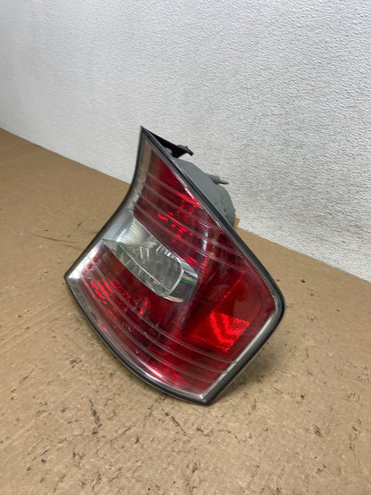 2005 to 2007 Subaru Legacy Outback Right Passenger RH Tail Light AG1452 LK1