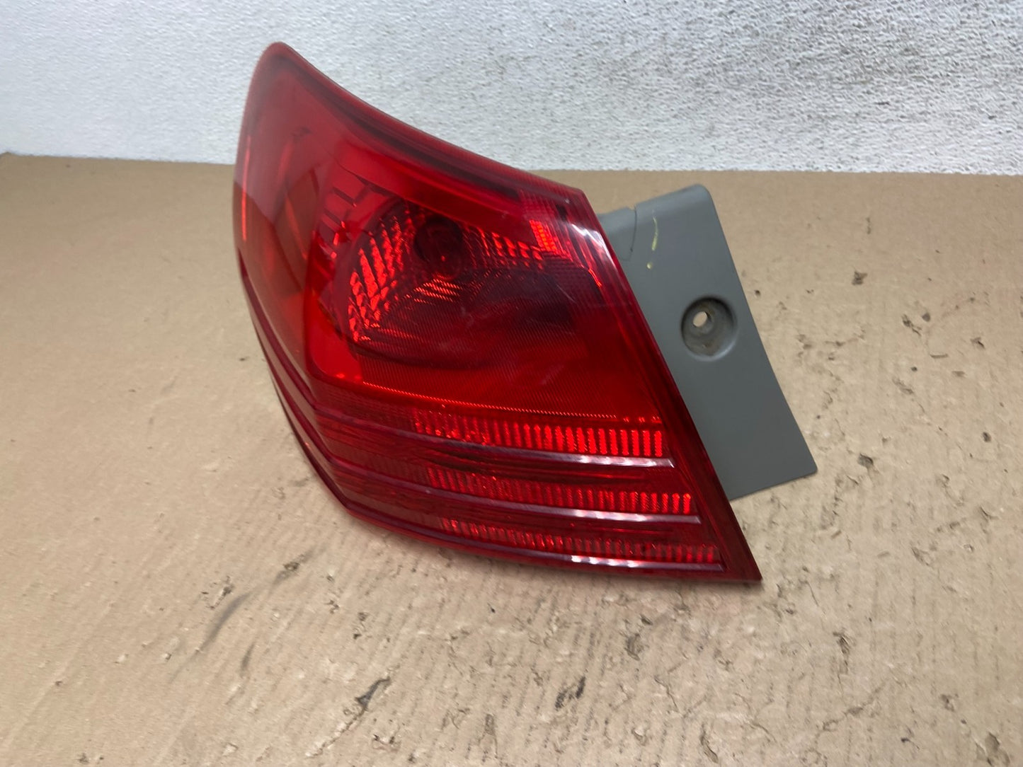 2008 to 2015 Nissan Rogue Left Driver Lh Side Tail Light AE8850 LK1