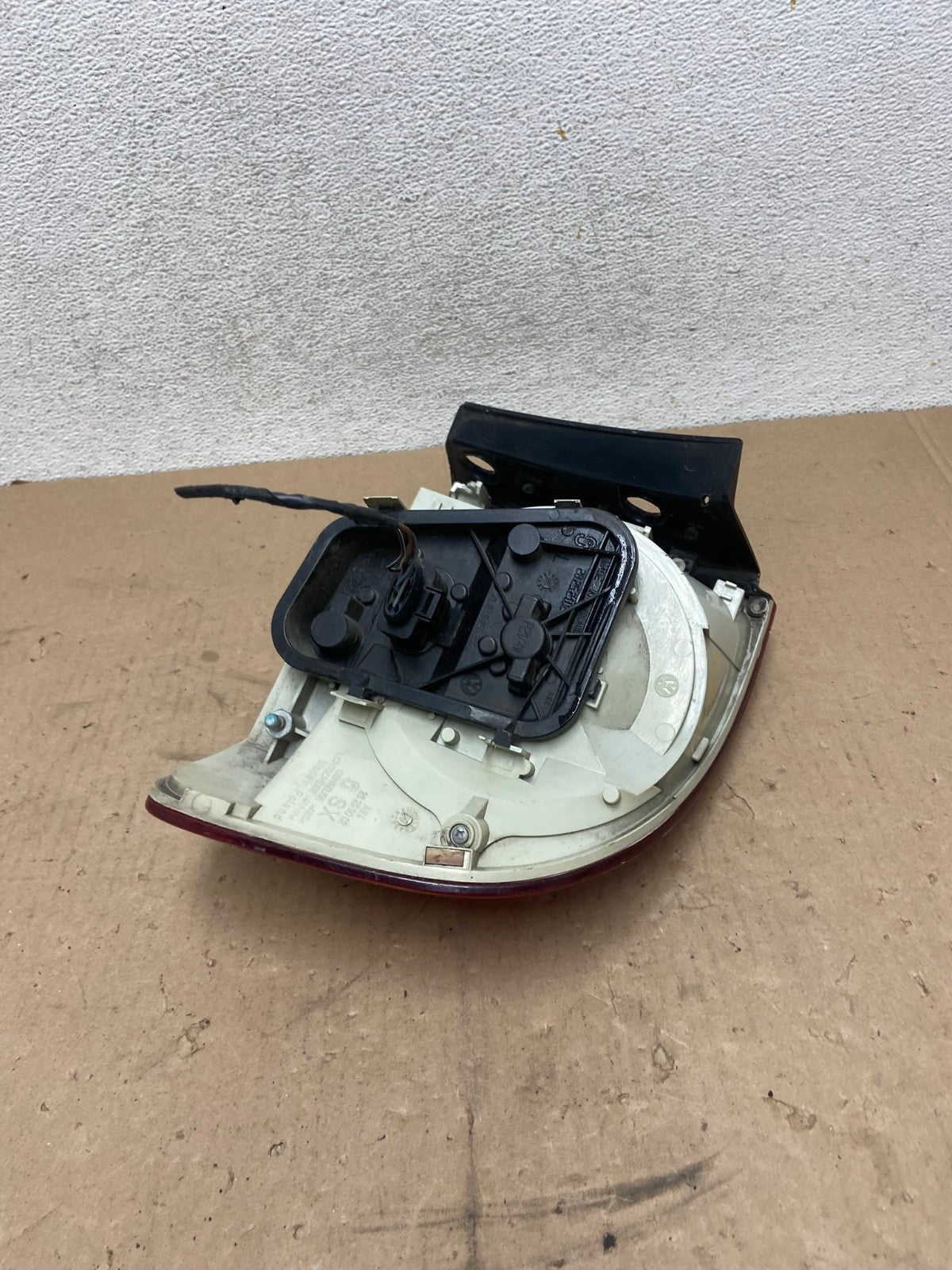 2004-2007 Volkswagen Touareg Lh Driver Left Side Tail Light AG4778 LK6