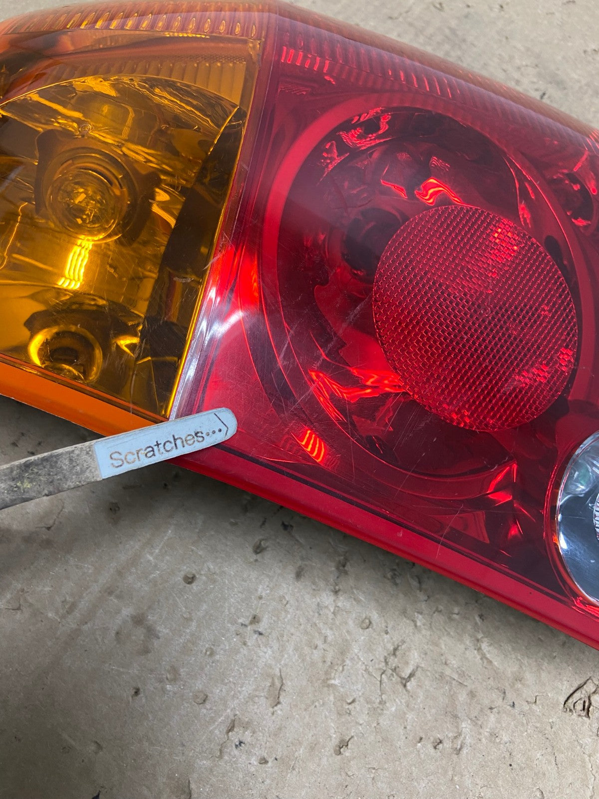2004 to 2006 Chrysler Pacifica Right Passenger Rh Side Tail Light AG1405 LK3