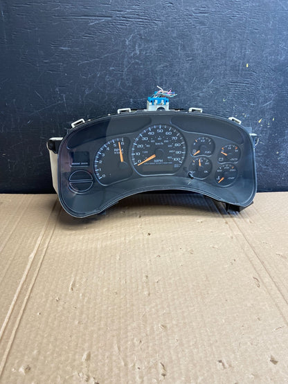 2002 GMC Yukon Speedometer Cluster Gauge af6151 DG0
