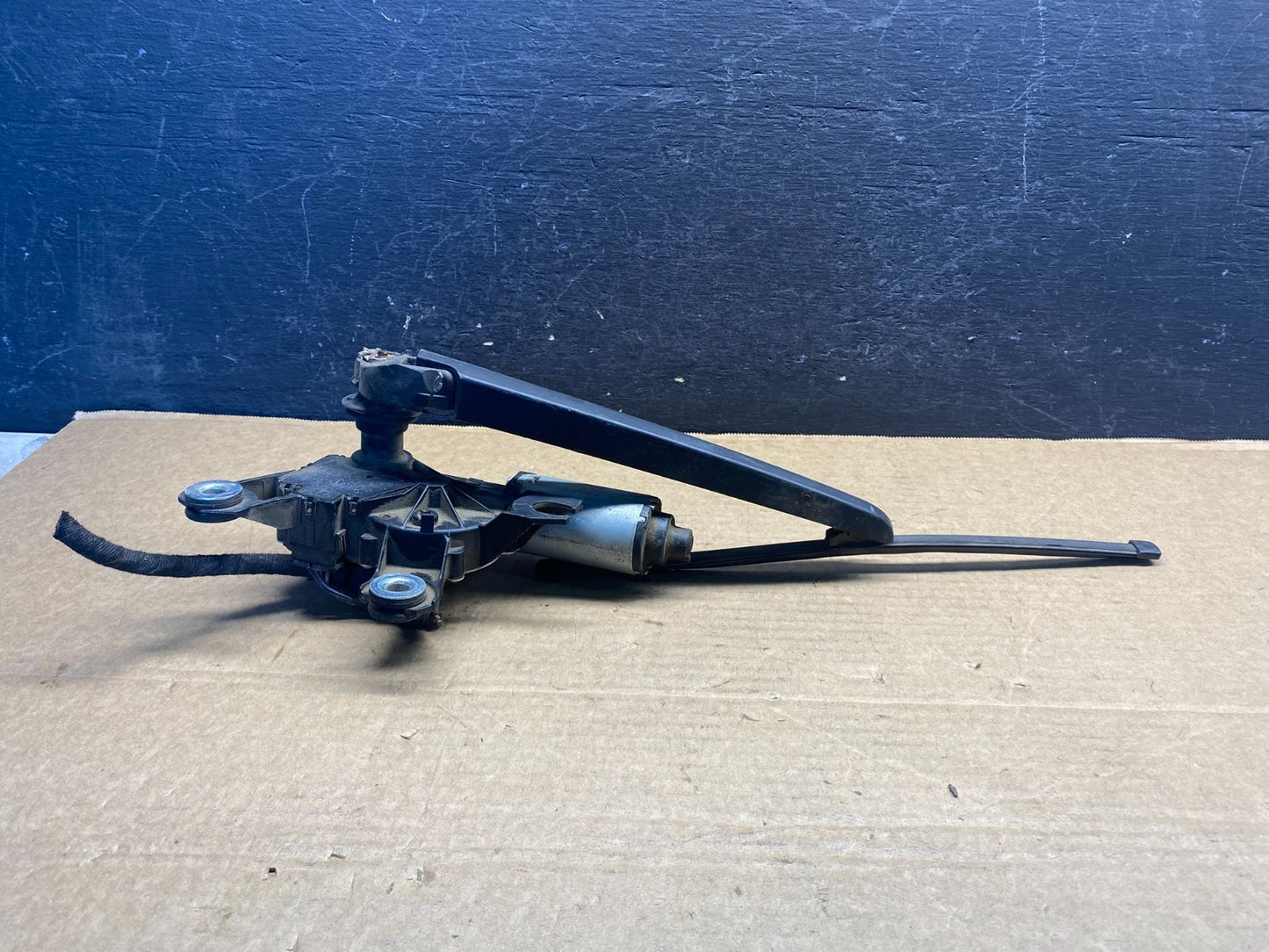2007 to 2015 Audi Q7 Rear Windshield Washer Wiper Motor af7647 DG1