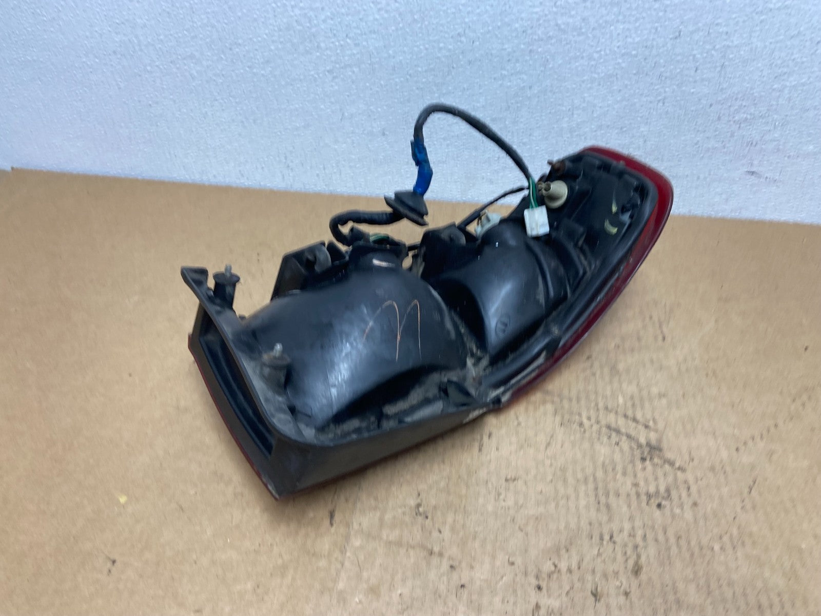 1995 - 1996 Toyota Camry Sedan Right Passenger Tail Light Lamp Oem AC3168 DW7