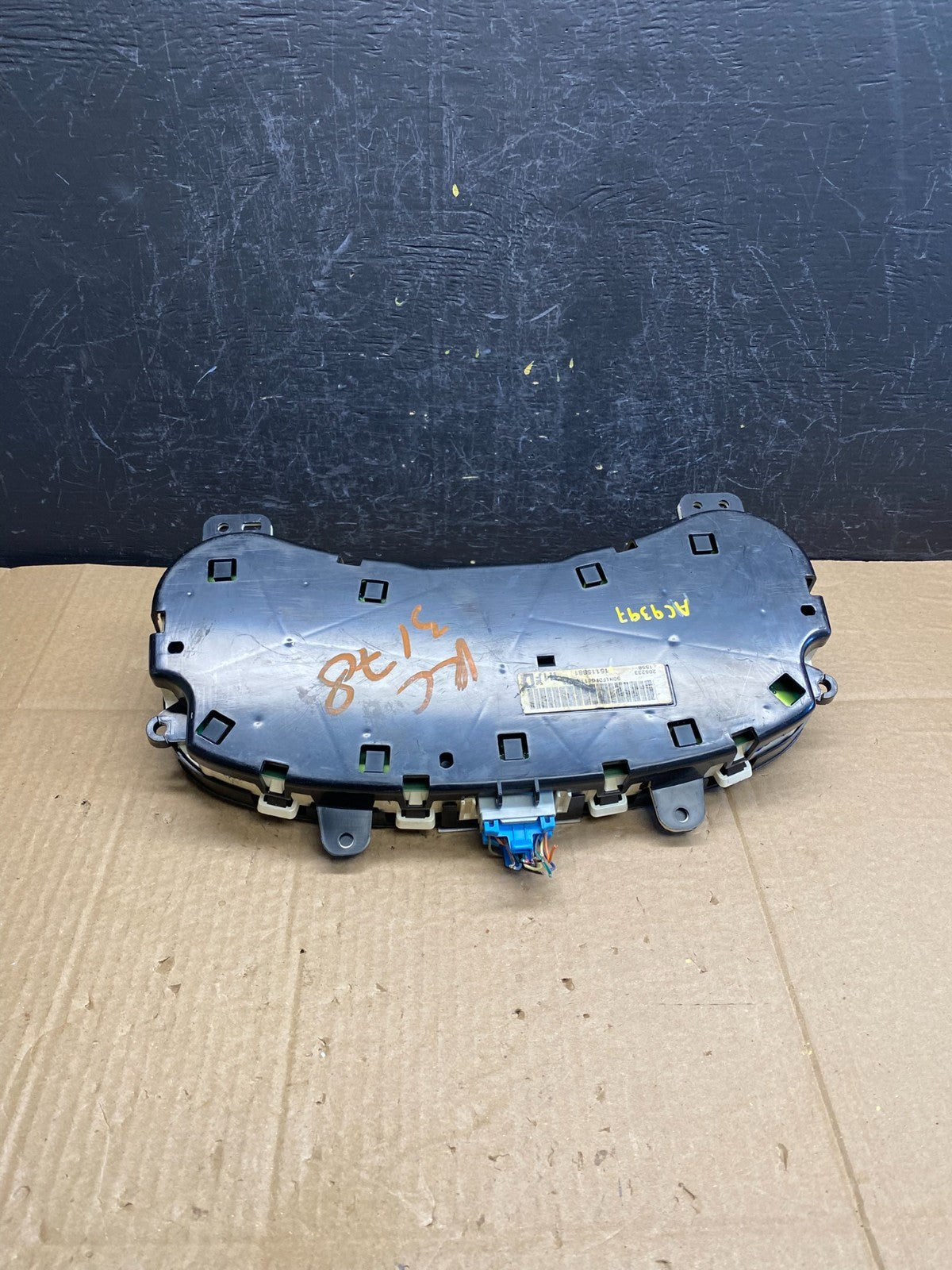 2006 - 2009 GMC Envoy Speedometer Cluster Gauge AC9397 DG5