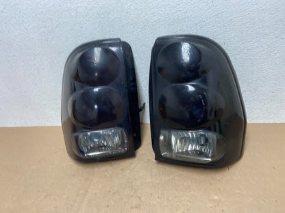 2002 to 2009 Chevrolet Trailblazer Left+Right Side Tail Lights AE6787 DW0
