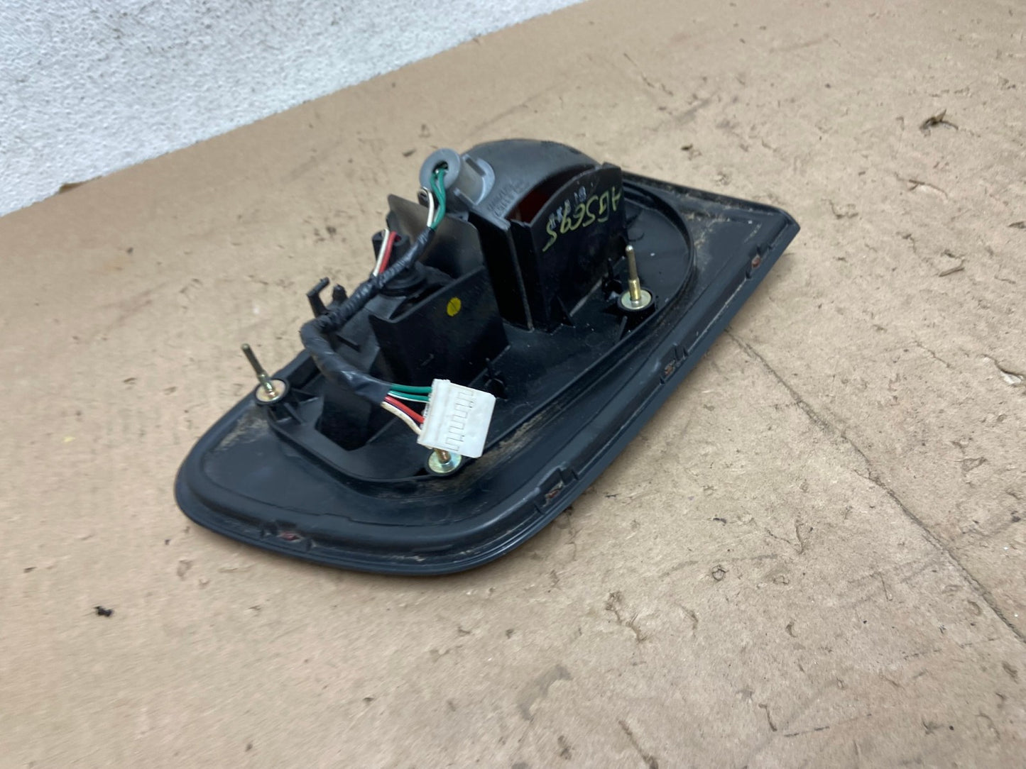 1998 1999 2000 Toyota Sienna Right Passenger Inner Tail light AG5695 LK5