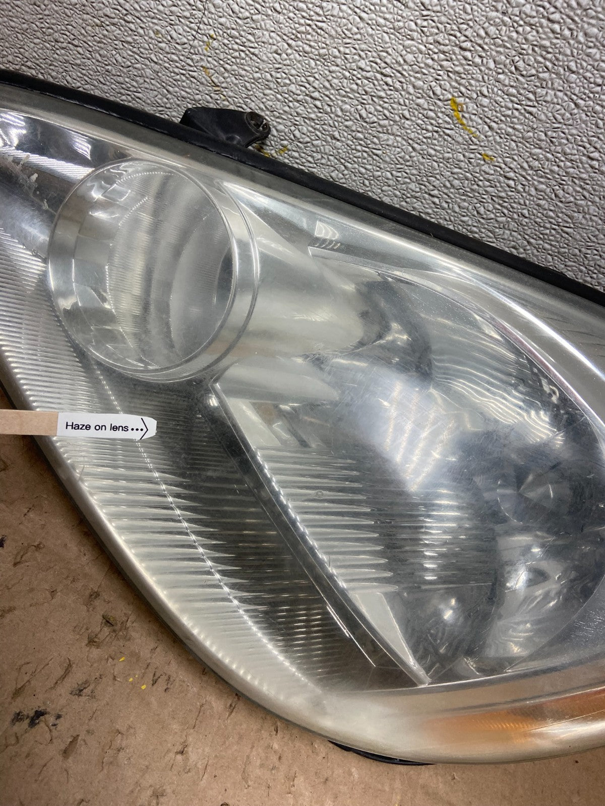 2004-2005 Toyota Sienna Left Driver LH Side Halogen Headlight Y0328 DW5