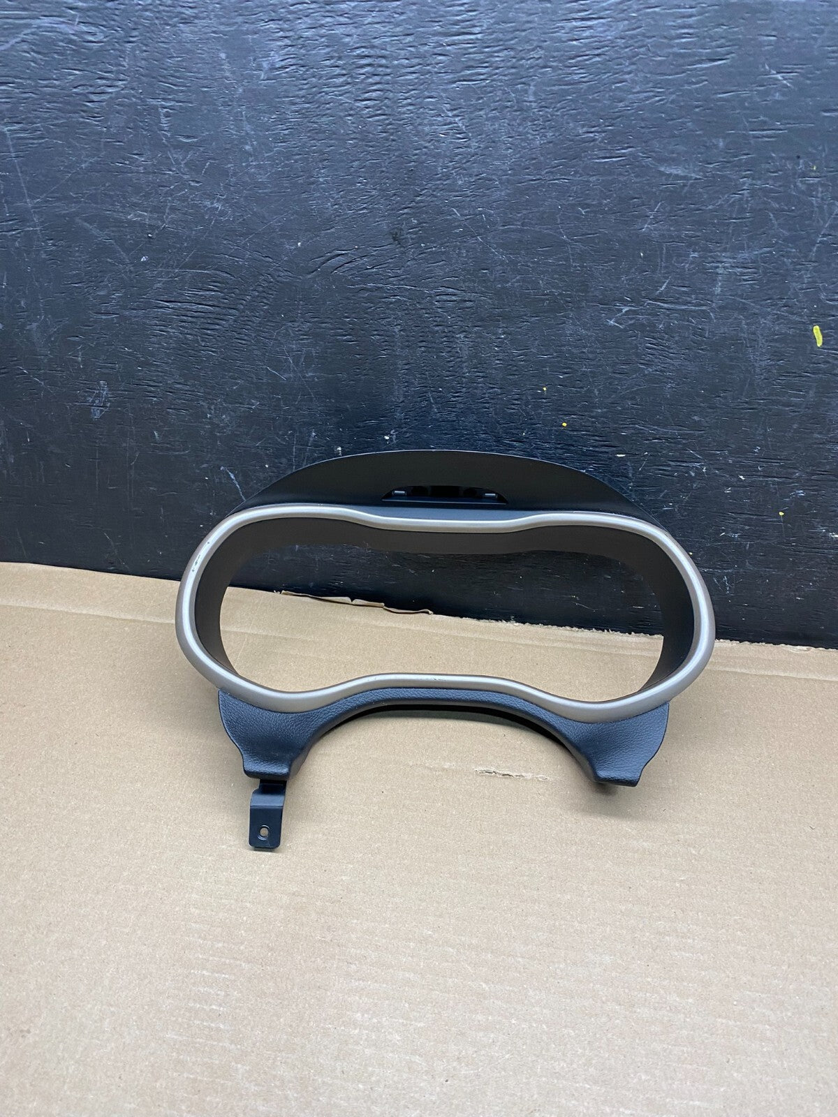 2014 - 2017 Jeep Cherokee Speedometer Cluster Trim Bezel OEM 1YR31TRMAB L2163 DG0