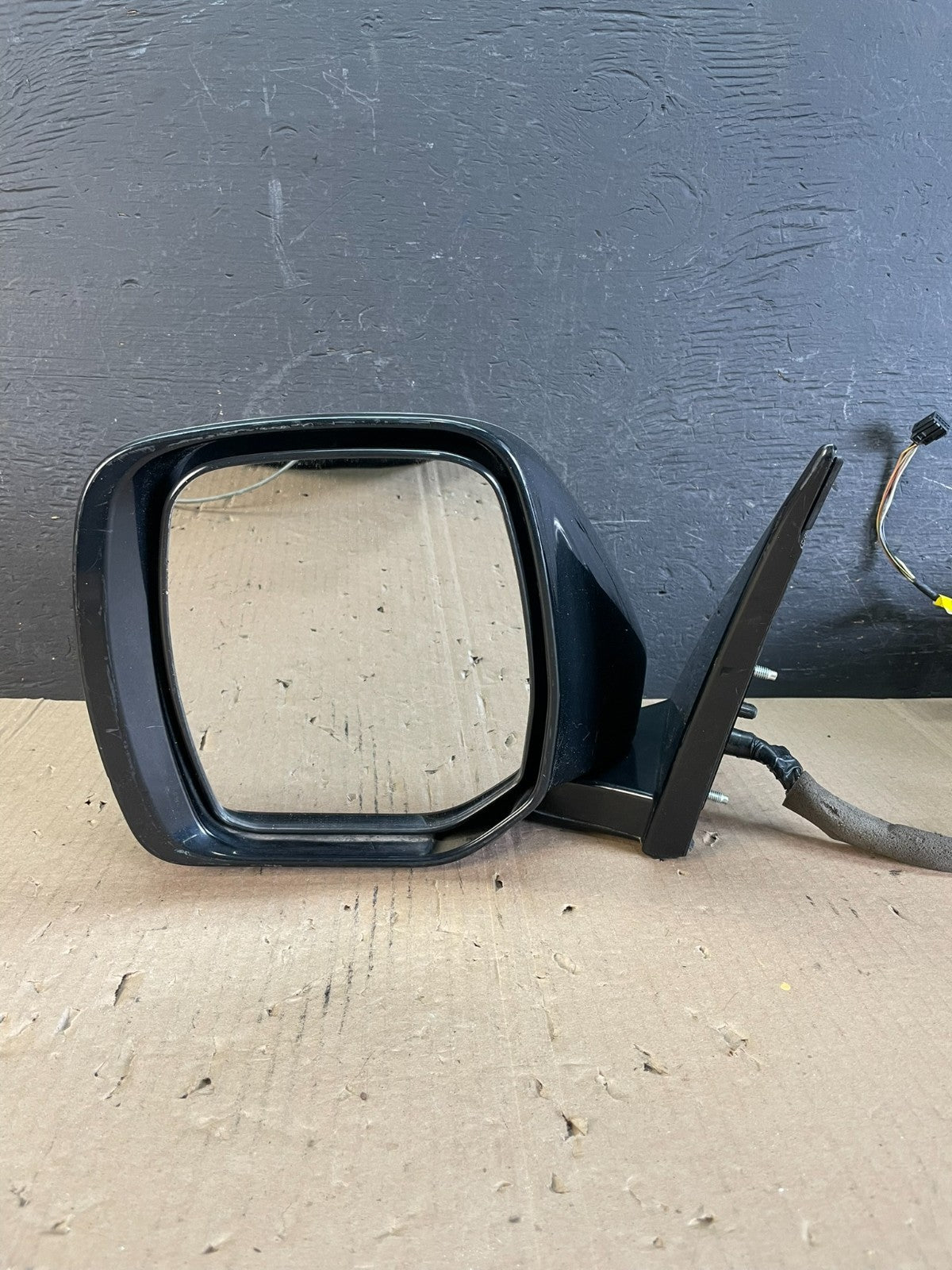 2011 to 2013 Infiniti QX56 Left Driver View Camera Turn Signal Mirror AD8695 DG9