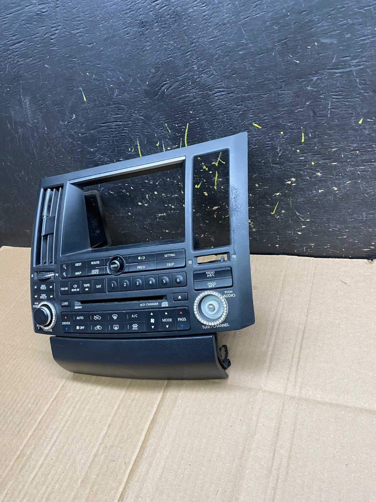 2004 to 2005 Infiniti FX35 Front Radio A/C Heater Switch Control Panel aa4482 DG2