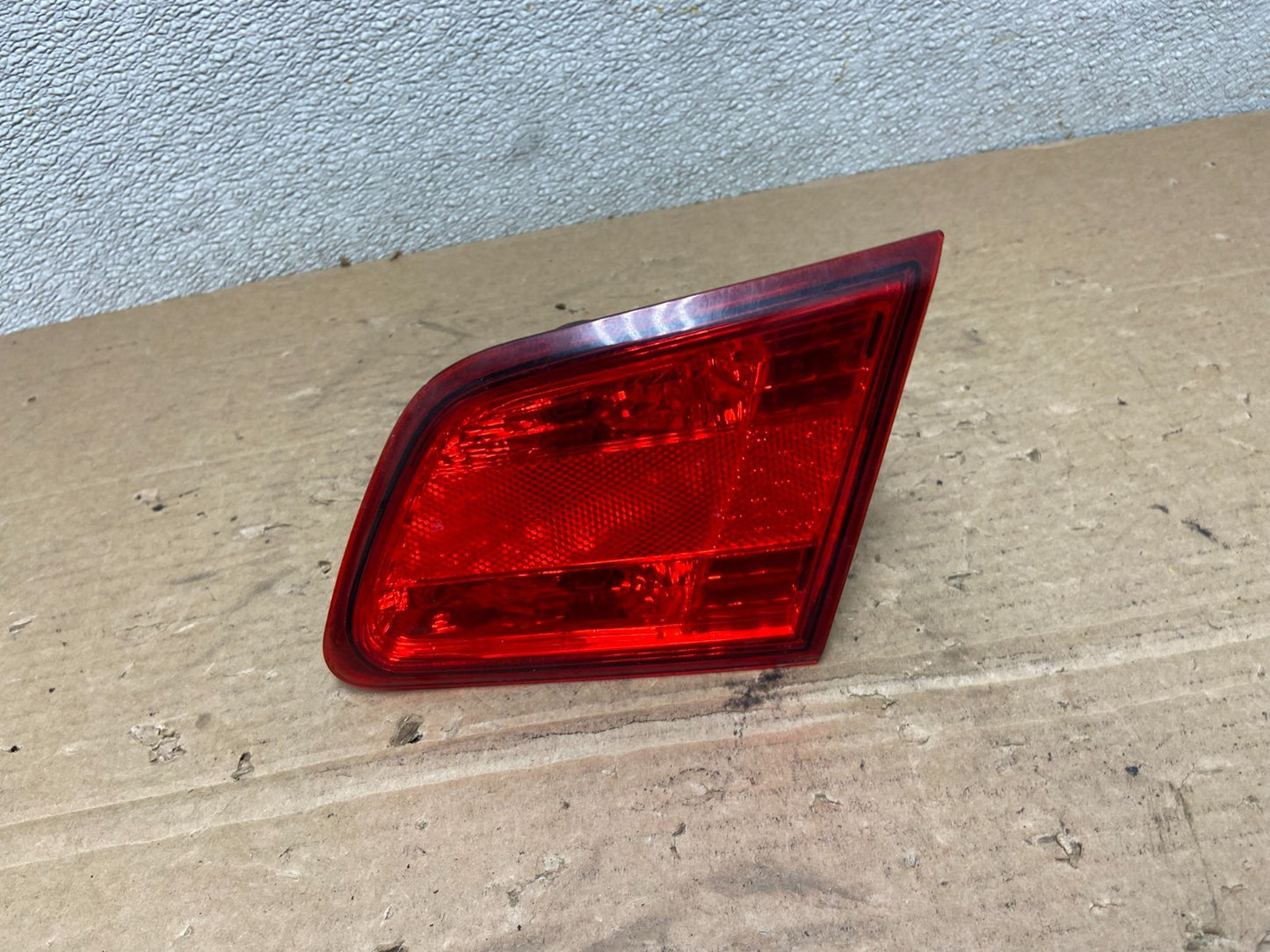 2010-2014 Subaru Legacy Right Passenger Rh Side Tail Light Inner Oem AB4777 LK0
