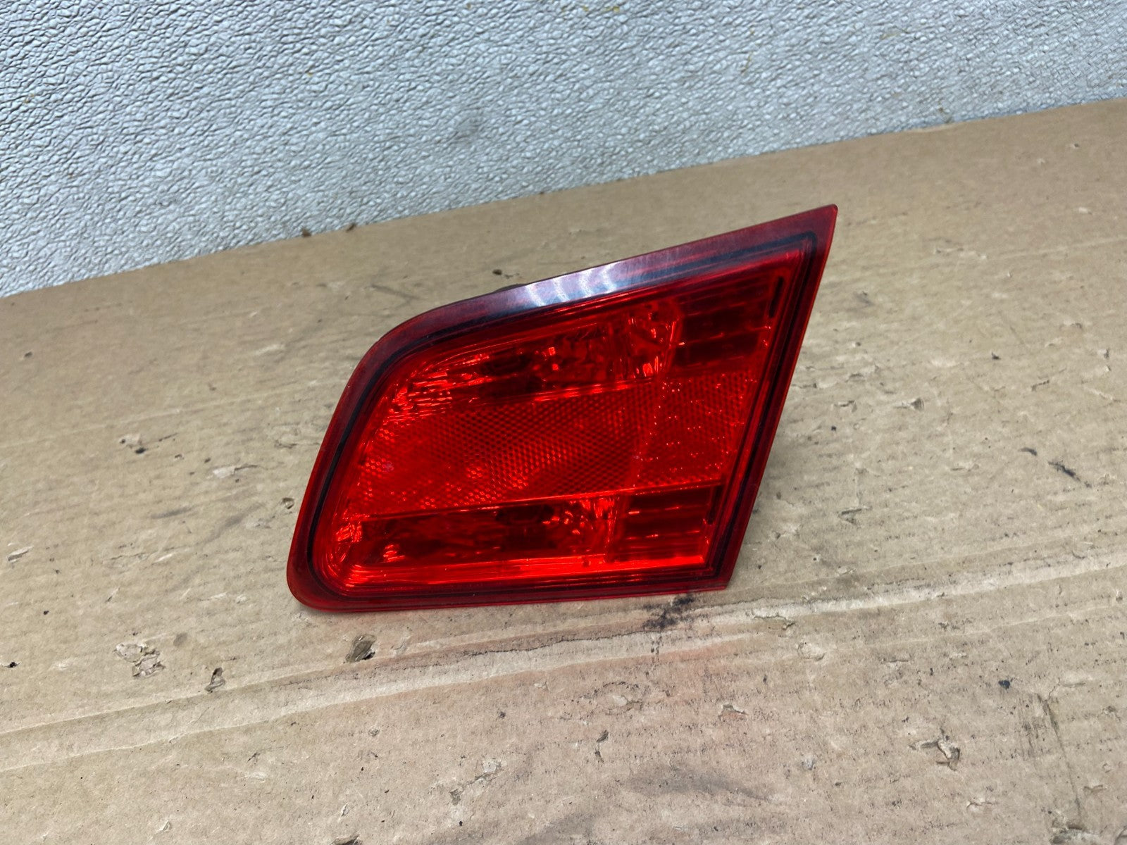 2010-2014 Subaru Legacy Right Passenger Rh Side Tail Light Inner Oem AB4777 LK0