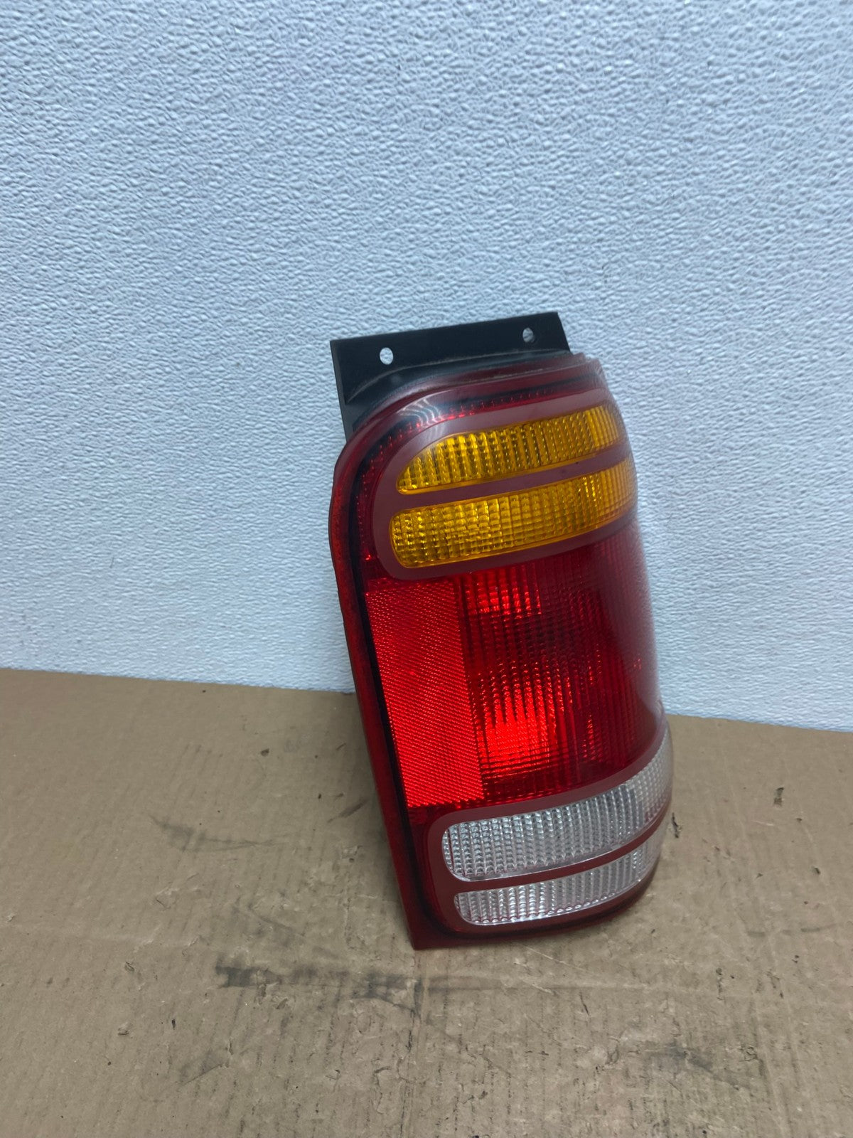 1998 to 2001 Ford Explorer Right Passenger RH Side Tail light AB8377 LK2