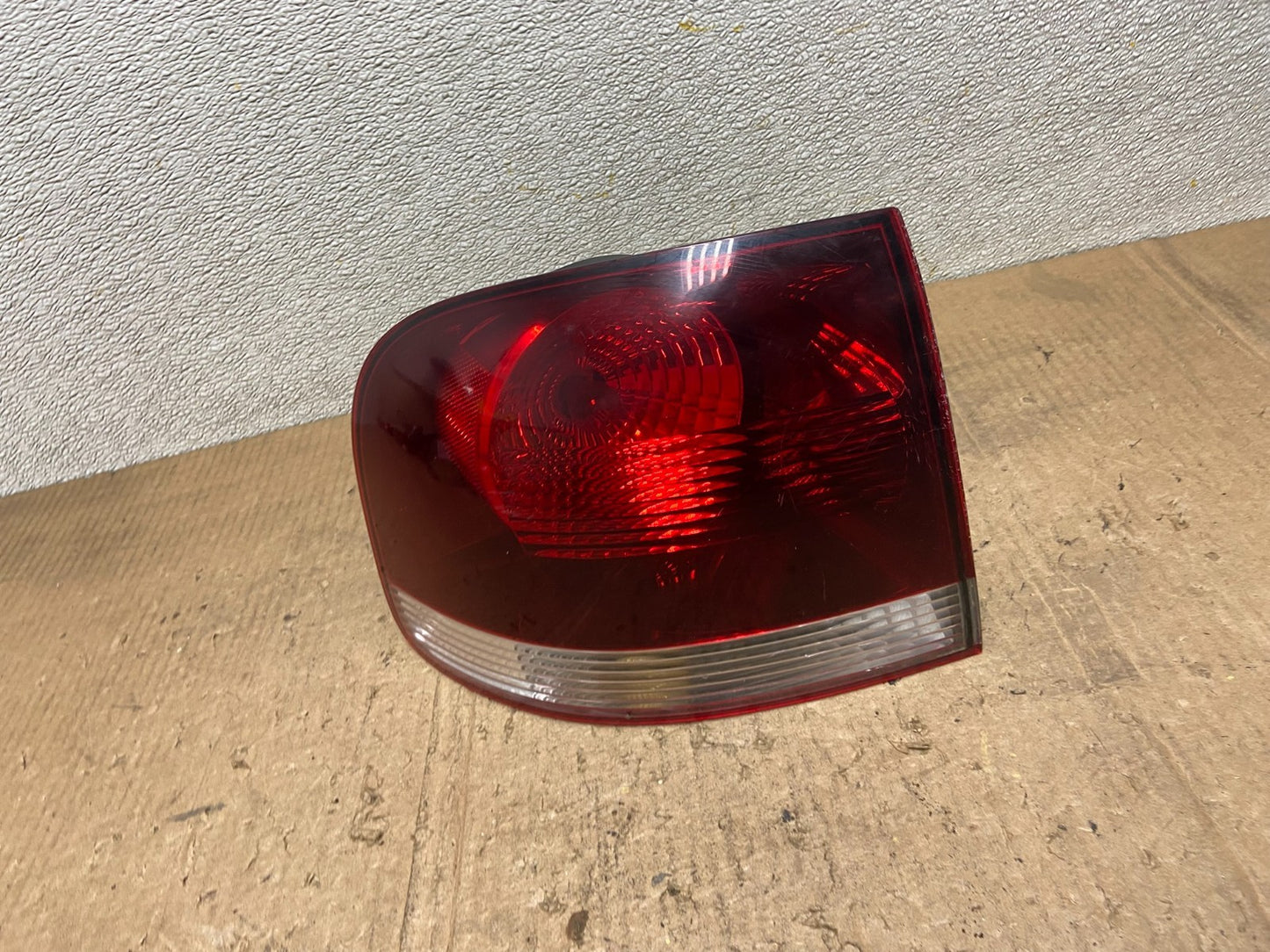 2007-2010 Volkswagen Touareg Lh Driver Left Side Tail Light Oem AA8285 LK0