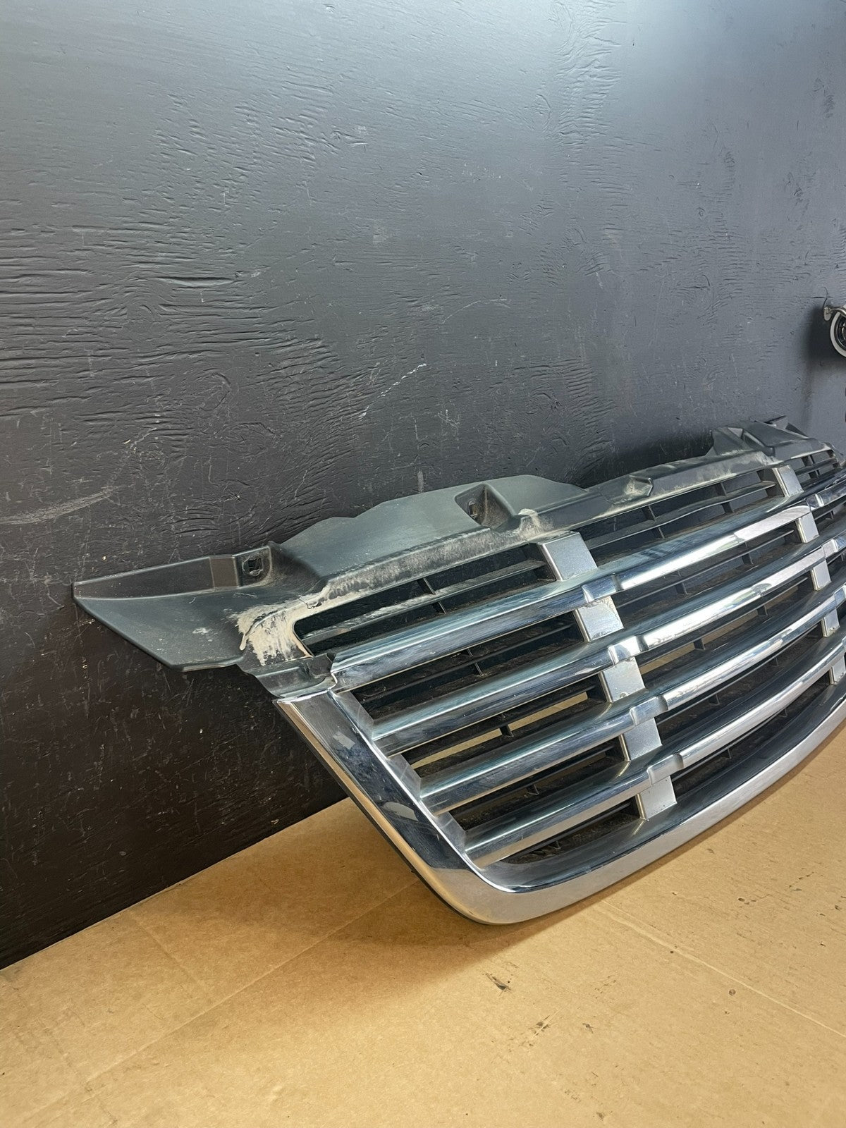 2009 to 2011 Freightliner Sprinter Front Upper Chrome Grill Grille AC5083 DG2