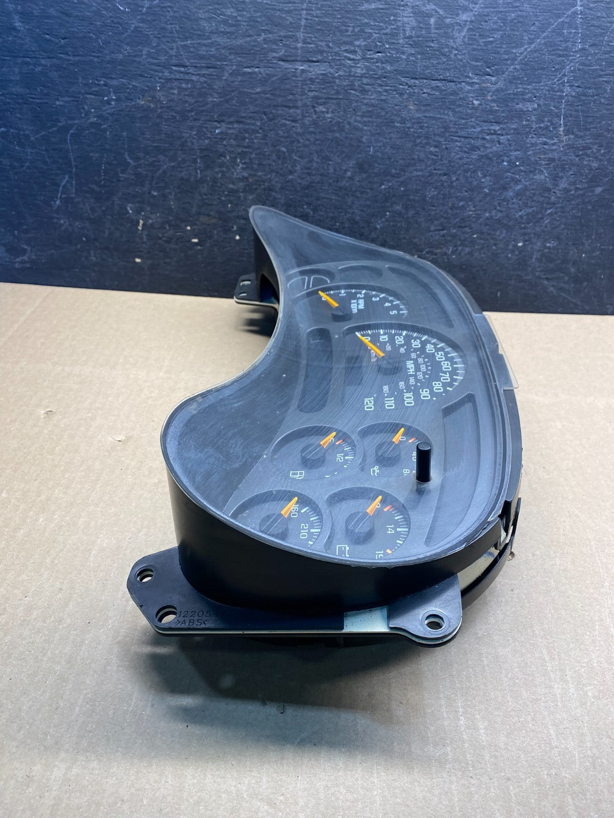2003 to 2006 Chevrolet Silverado Speedometer Instrument Cluster AG7453 DG2