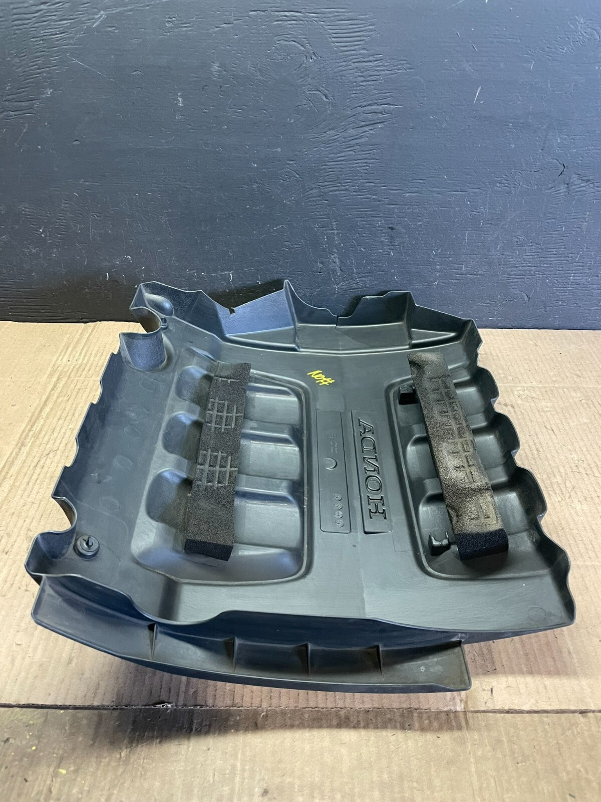 2005 to 2007 Honda Odyssey Black Engine Cover OEM 3.5L E3947 DG17