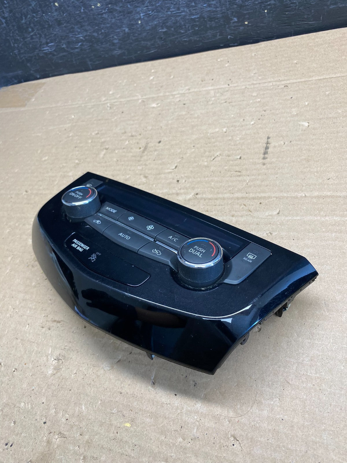 2017 to 2020 Nissan Rogue Heater Temperature AC Climate Control AG6216 DG4