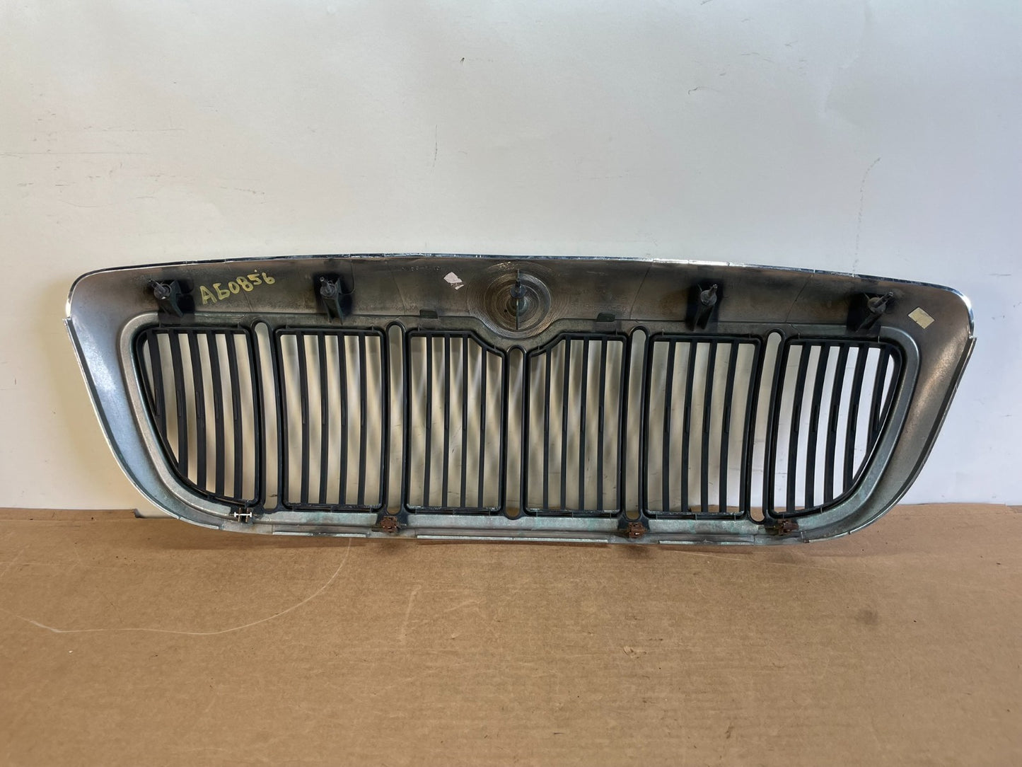 1998 to 2002 Mercury Grand Marquis Front Upper Grill Grille ag0856 DG5