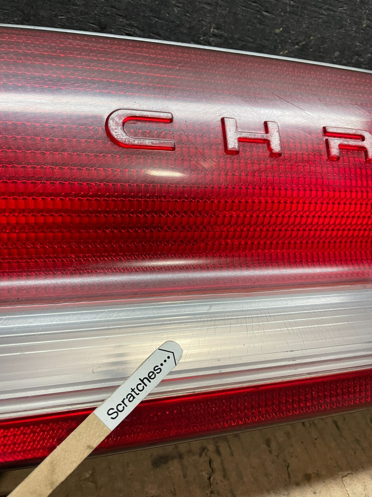 1993 to 1997 Chrysler Concorde Center Trunk Tail light Y1299 DG3
