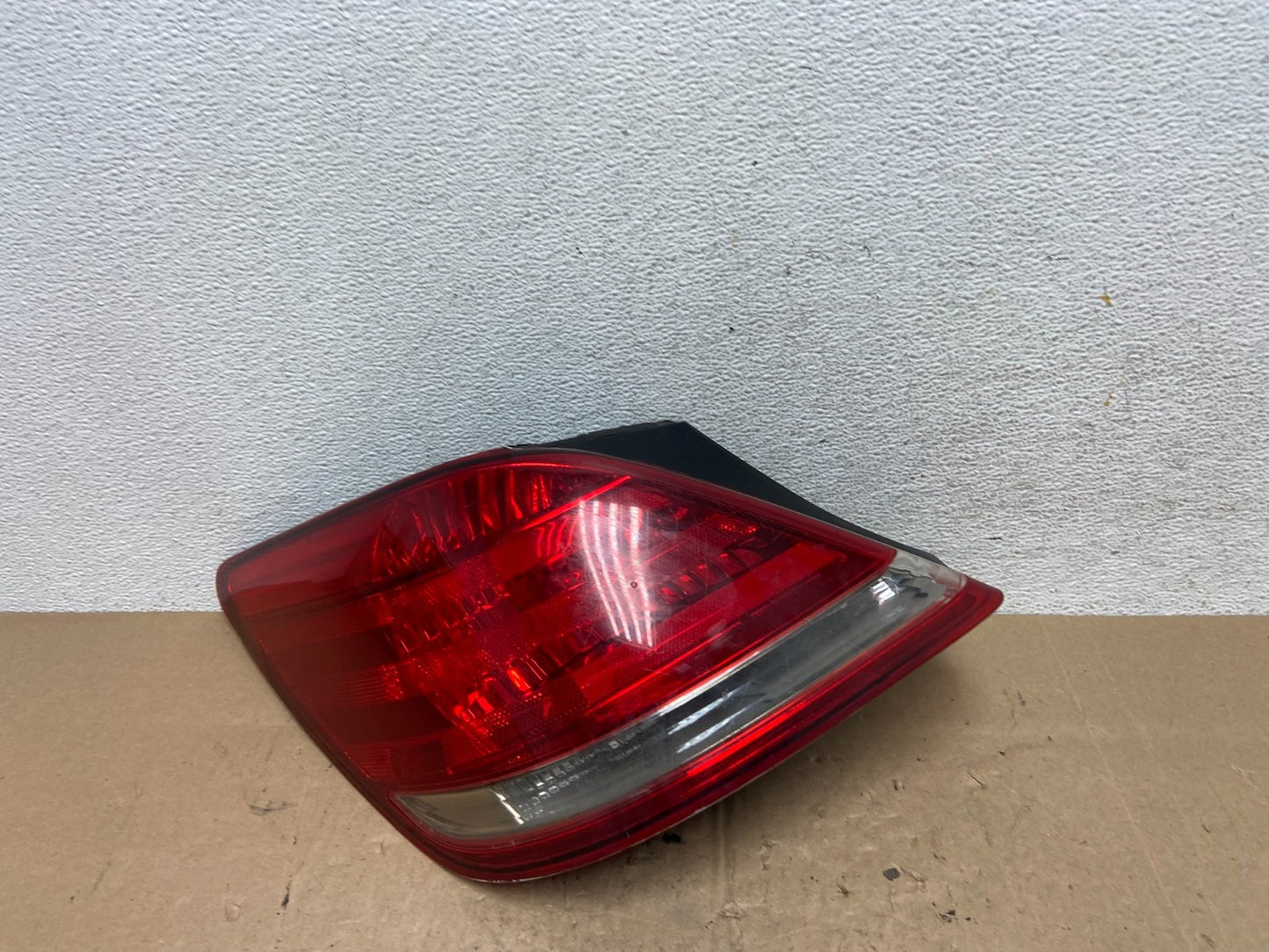 2005-2010 Toyota Avalon Left Driver Lh Side Tail Light TYC AE6567 DW0