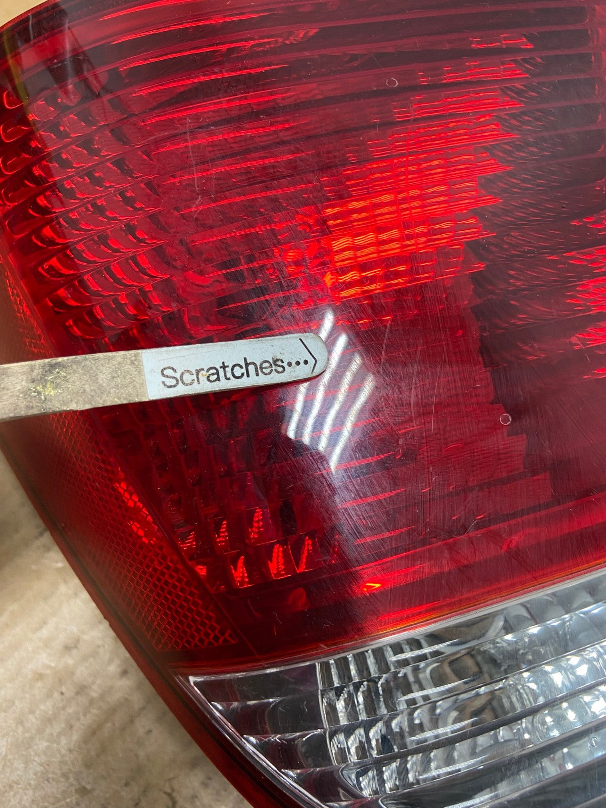 2005 2006 2007 Ford Focus Sedan Right Passenger Tail Light AE0225 LK3