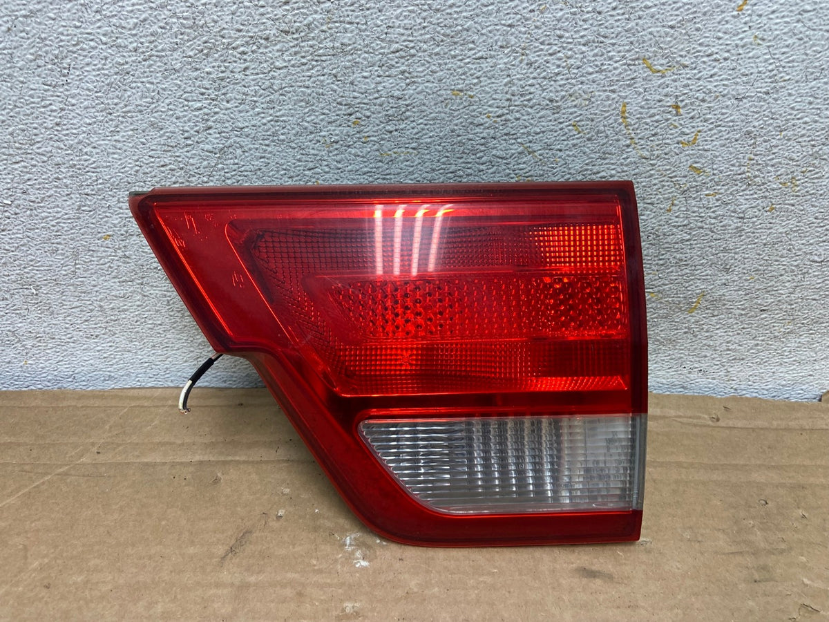 2011-2013 Jeep Grand Cherokee Right Passenger Rh Inner Tail Light AH8499 LK0