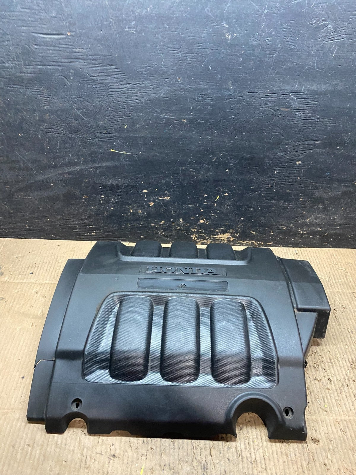 2005 to 2007 Honda Odyssey Black Engine Cover t9924 DG0