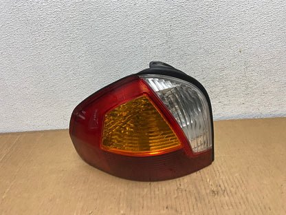 2001 - 2004 Hyundai Santa Fe Left Driver LH Side Tail Light AD0790 LK0