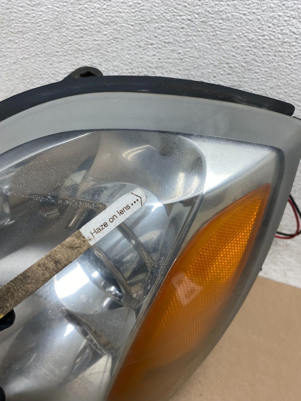 2004 to 2009 Cadillac SRX Left Driver Side Halogen Headlight AG6572 DW4