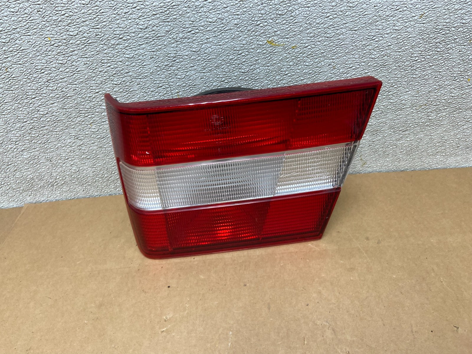 1997 to 1999 Volvo S90 Right Passenger RH Side Inner Tail Light Oem Z6613 DW0