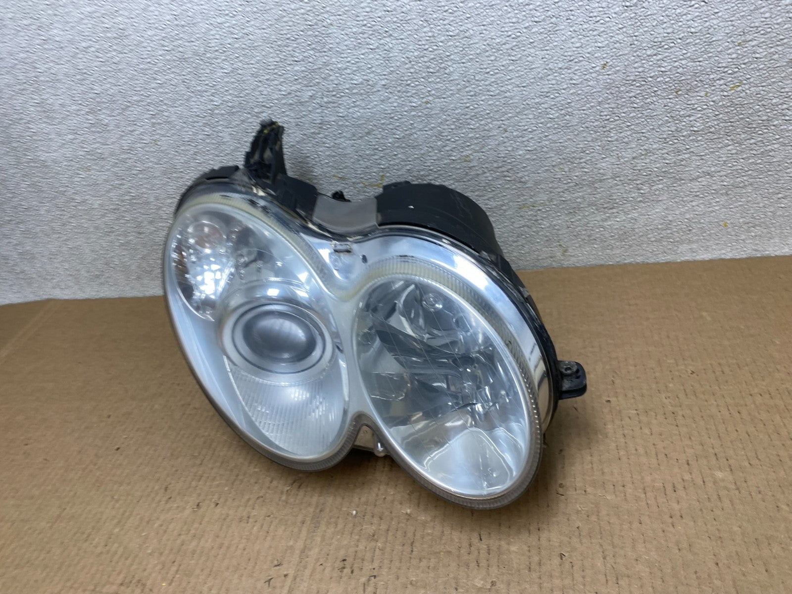 2003-2005 Mercedes Benz W209 CLK CLK350 Right Passenger Xenon Headlight W5038 DW1