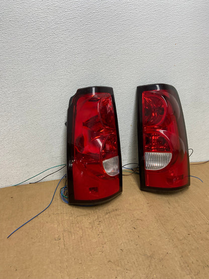 2003-2006 Chevrolet Silverado Left + Right Side Tail lights AD1291 LK2