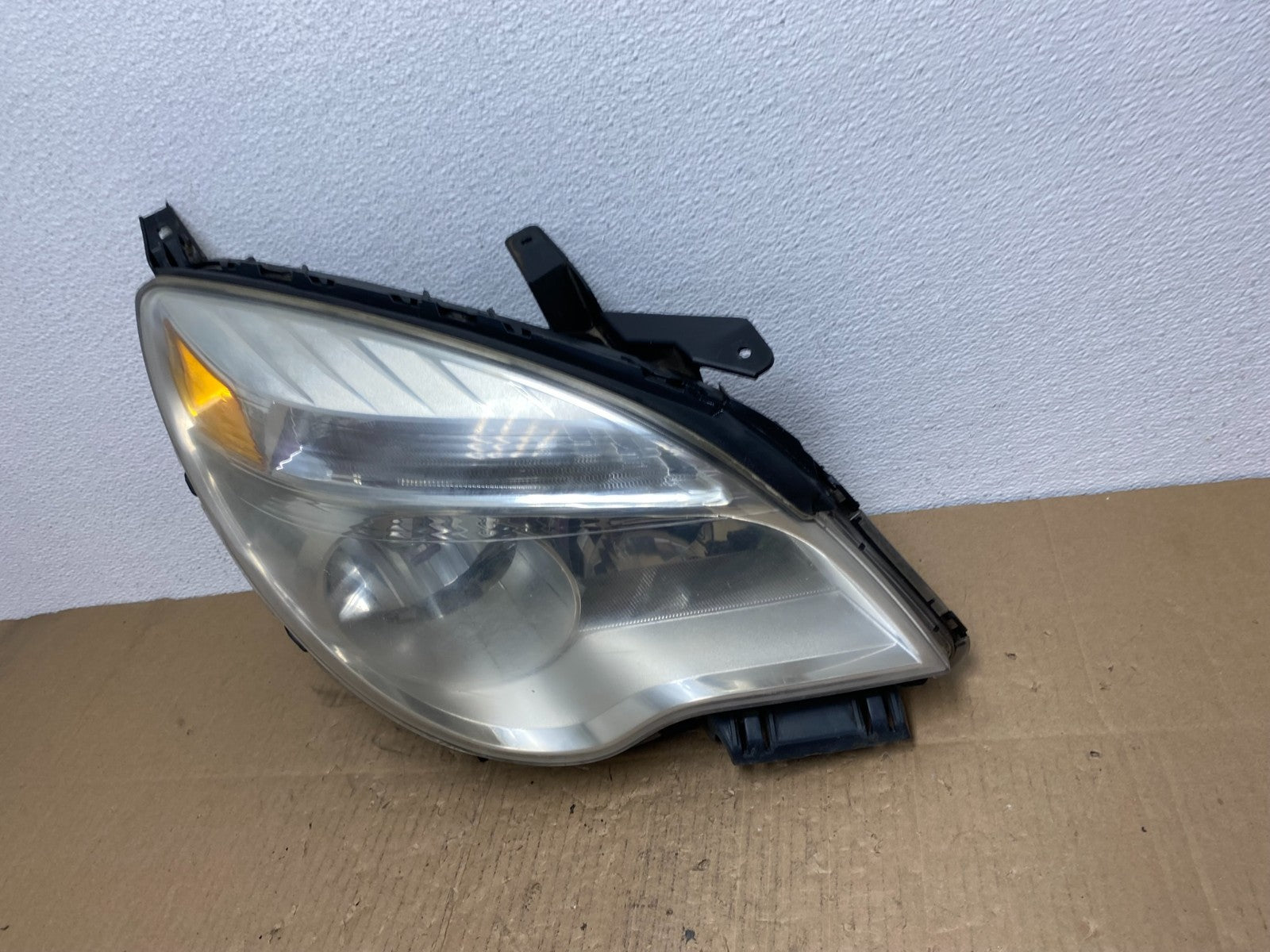 2010 - 2015 Chevrolet Equinox Halogen Headlight Right Passenger Side AB8246 DW1