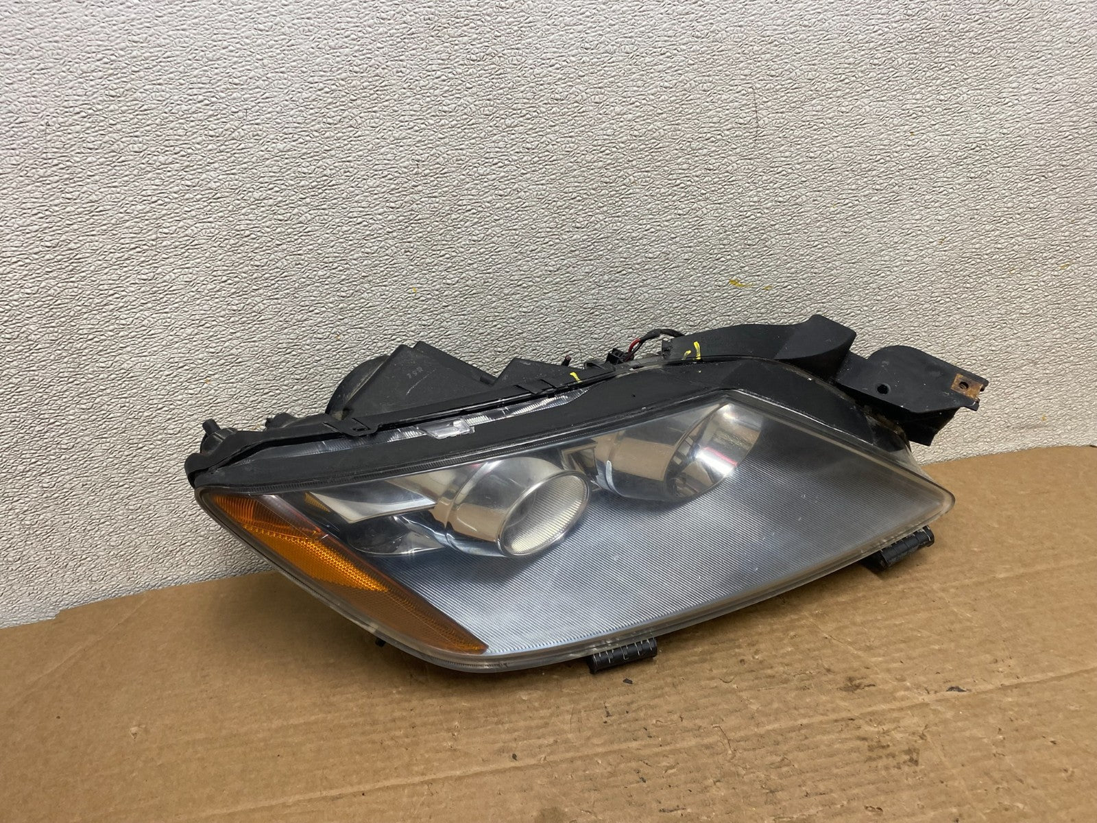 Halogen 2007 to 2009 Mazda CX-7 Right Passenger RH Side Headlight Oem Z2653 DW0
