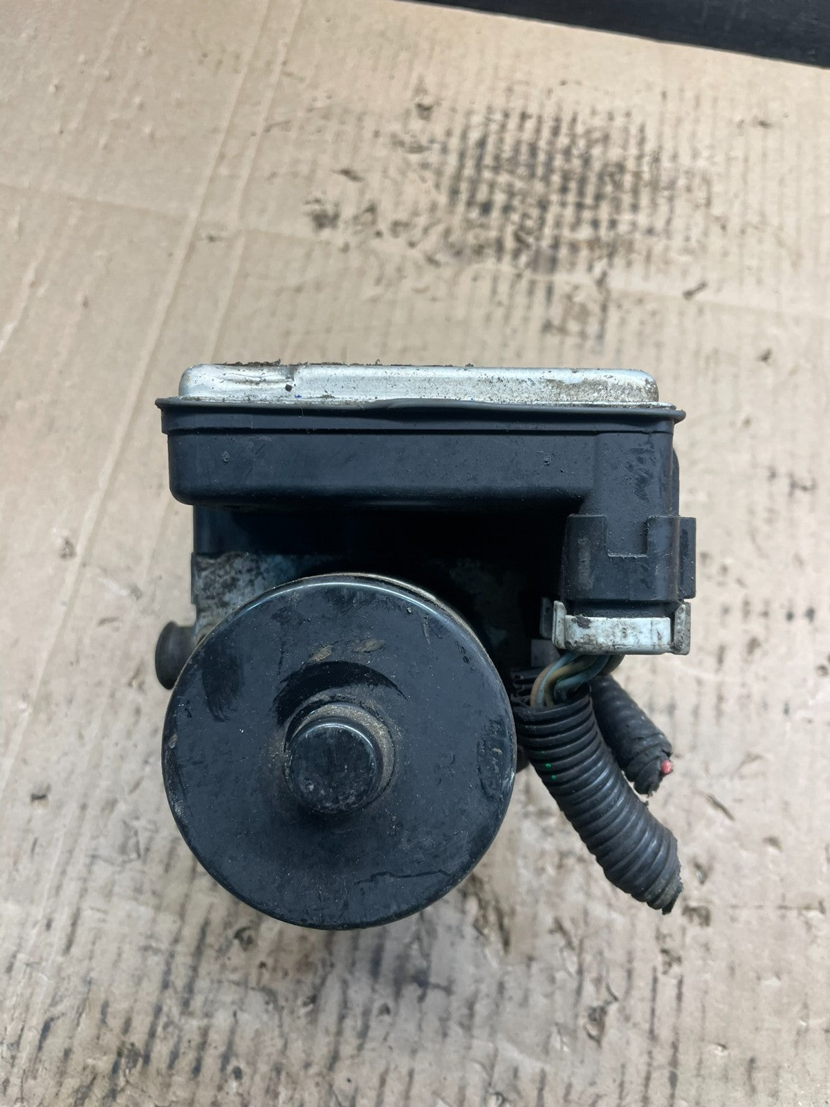 2004-2007 Chevrolet Express ABS Pump Control OEM 13567136 Module R9412 DG5