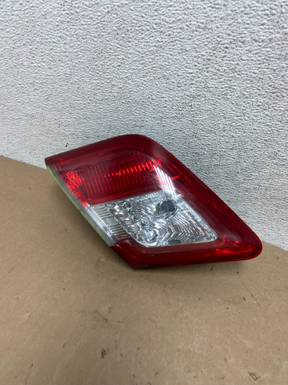 2010 - 2011 Toyota Camry Left Driver LH Side Inner Tail Light AG40690