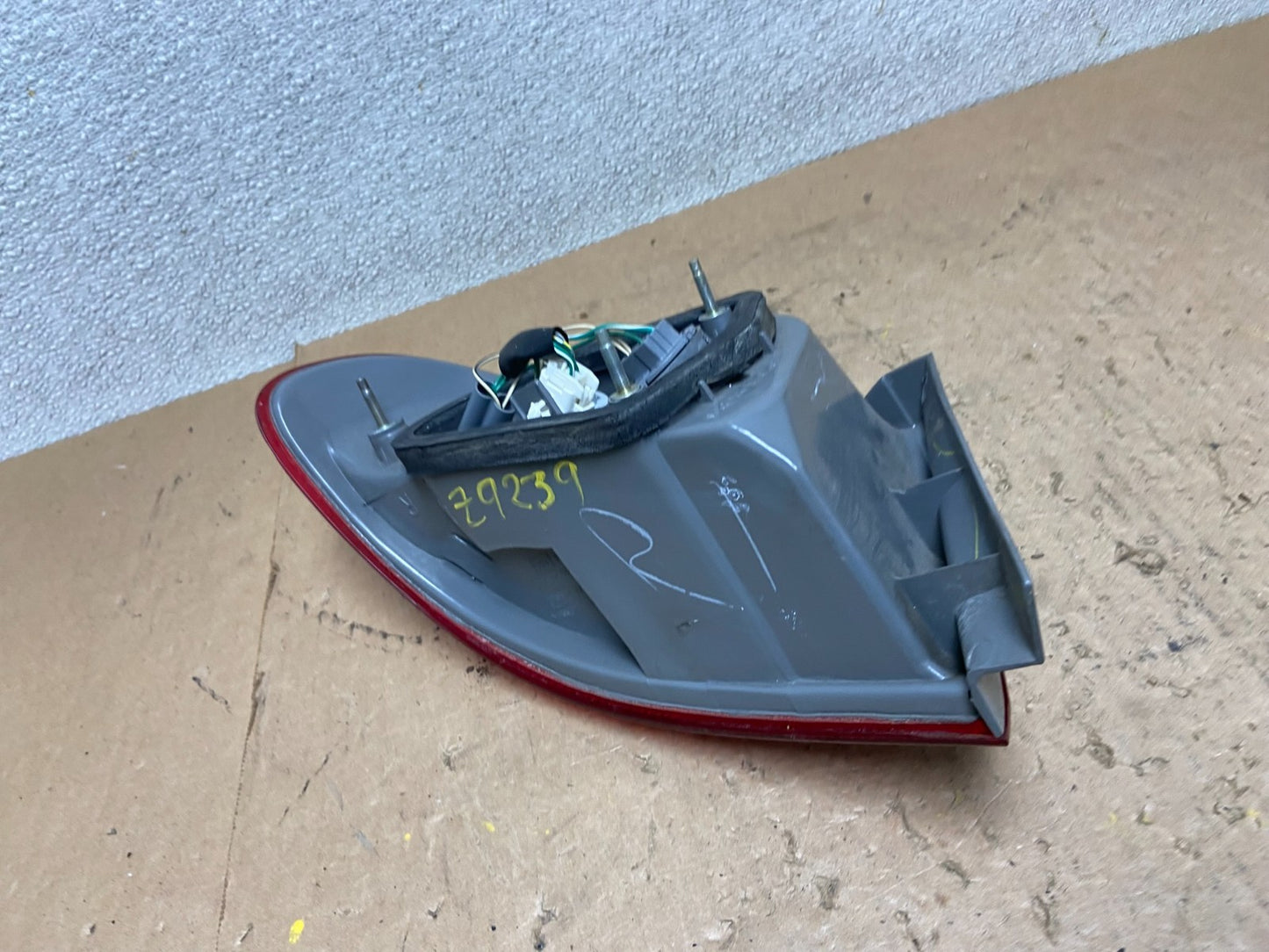 1998 1999 2000 Toyota Corolla Right Passenger Side Tail light OEM Z9239 DW5