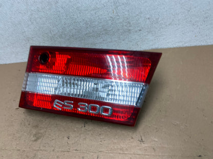 2000 2001 Lexus ES300 Inner Right Passenger RH Side Tail Light AF4997 LK1