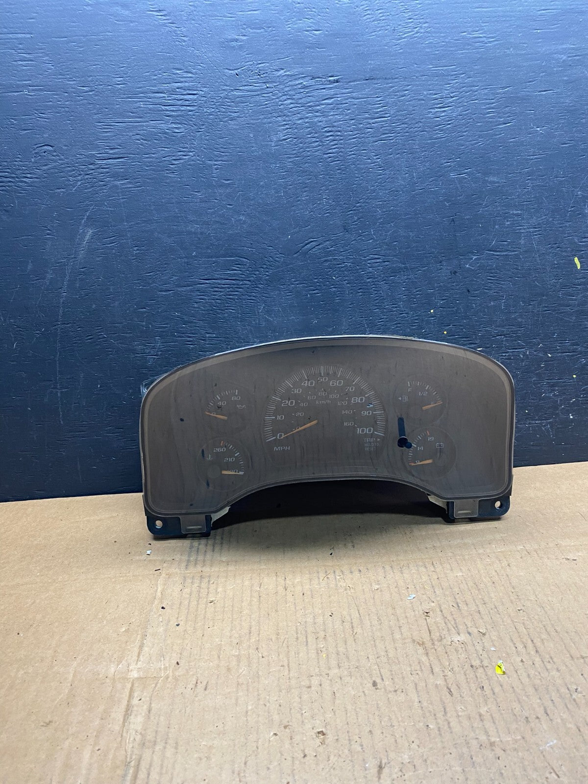 2004 to 2007 Chevrolet Express Speedometer Cluster Gauge N2917 DG0