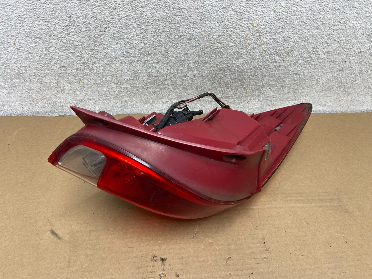 2012 2013 2014 Hyundai Veloster Right Passenger RH Tail light AH4457 DW6