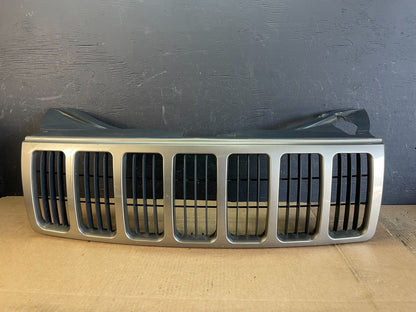 2005 to 2007 Jeep Grand Cherokee Front Upper Grill Grille Aftermarket AC5039 DG0