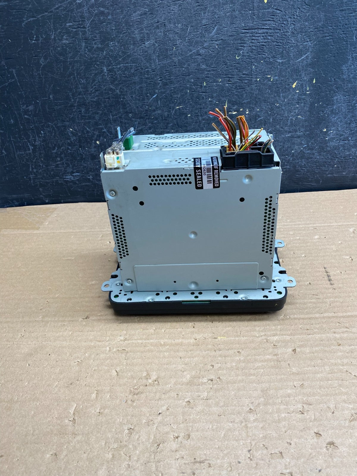 2011 to 2014 Volkswagen Passat Jetta Radio CD Player AM/FM AG6330 DG4