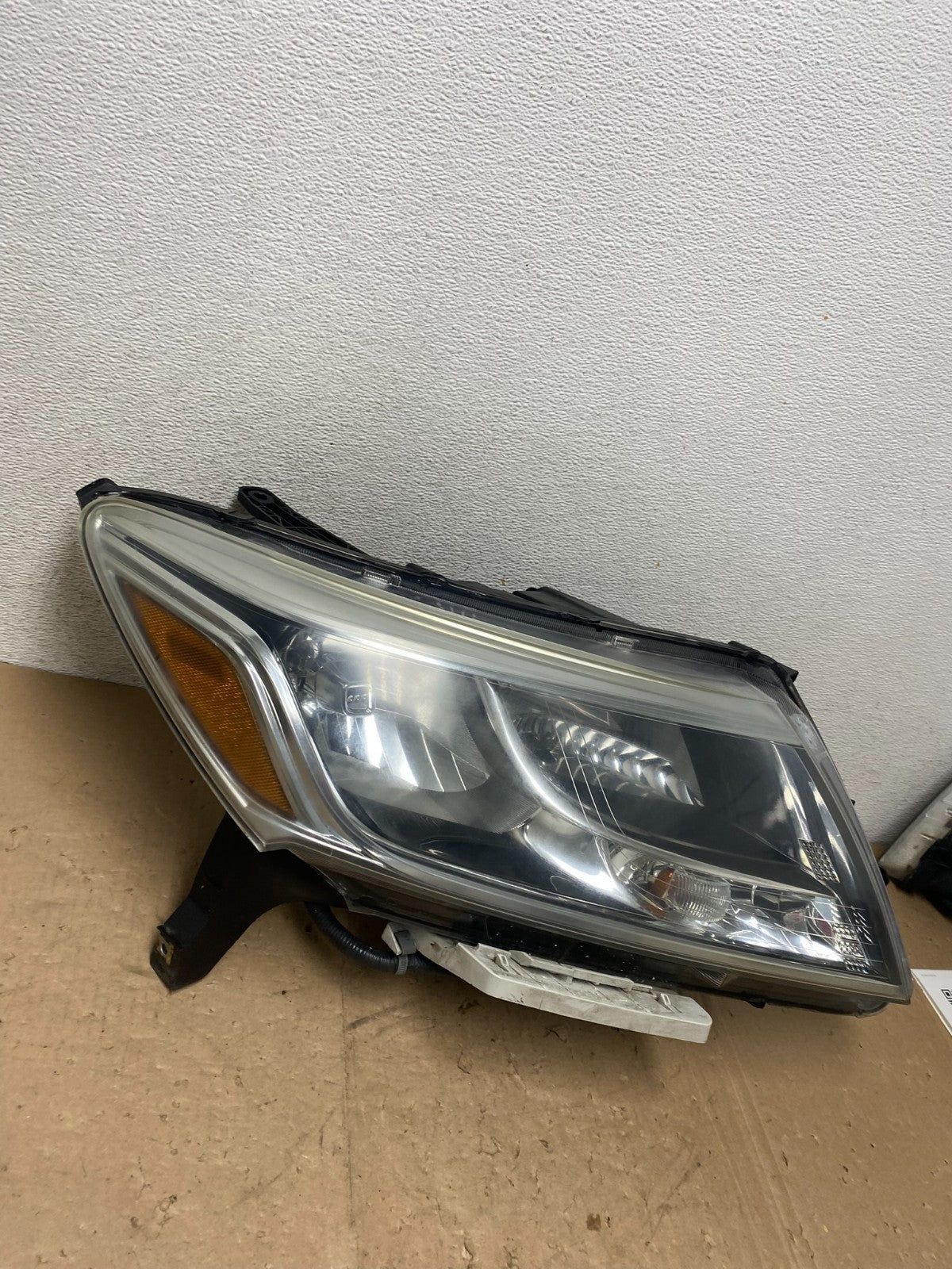 2013 to 2016 Nissan Pathfinder Right Passenger RH Side Headlight AG5438 DW2