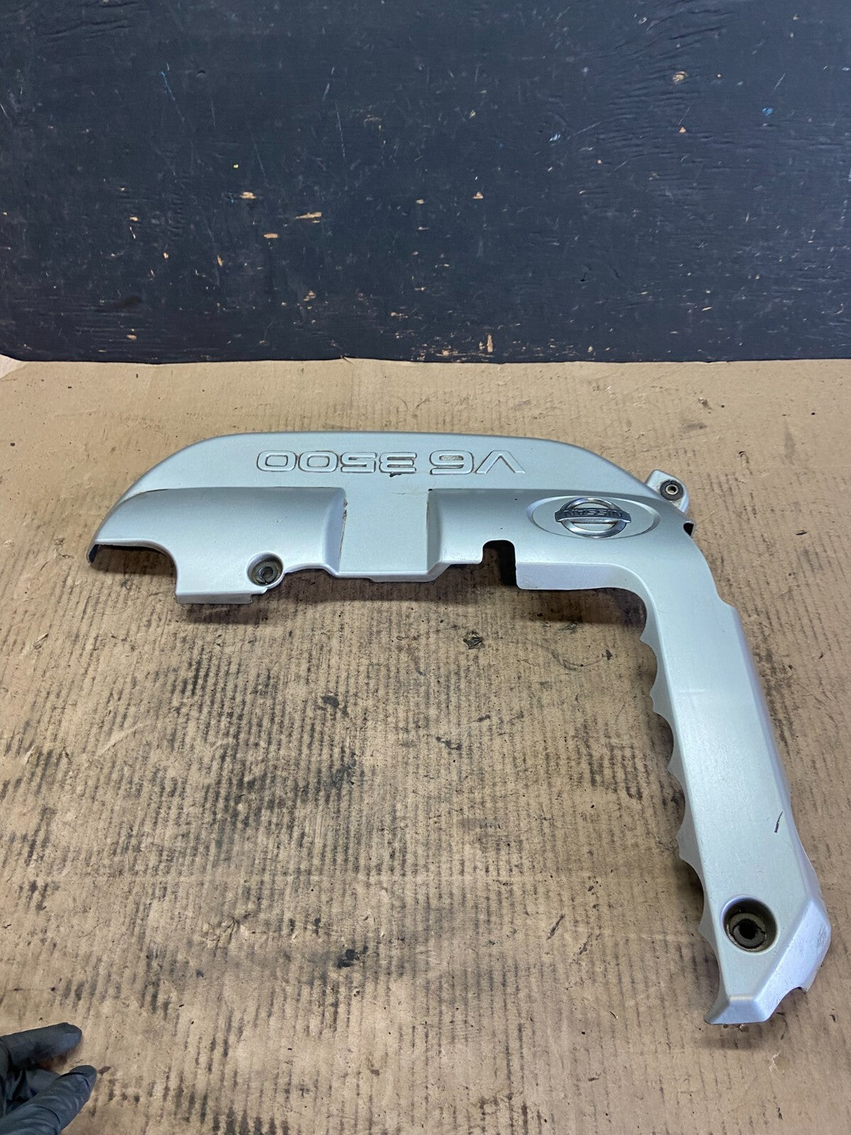 2001 to 2004 Nissan Pathfinder Engine Cover Ornament O0895 DG1