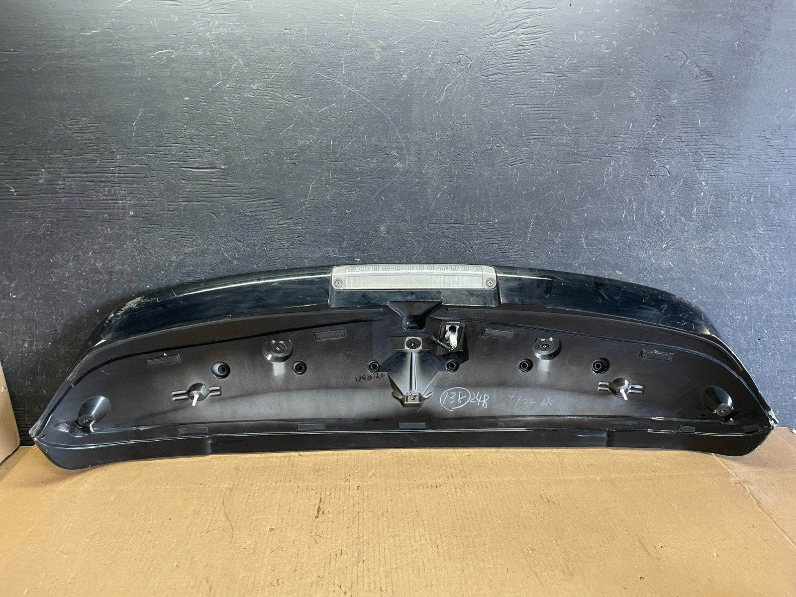 2004-2009 Lexus RX330 RX350  Rear Trunk Tail Gate Lift Gate Spoiler OEM z8258 DG9