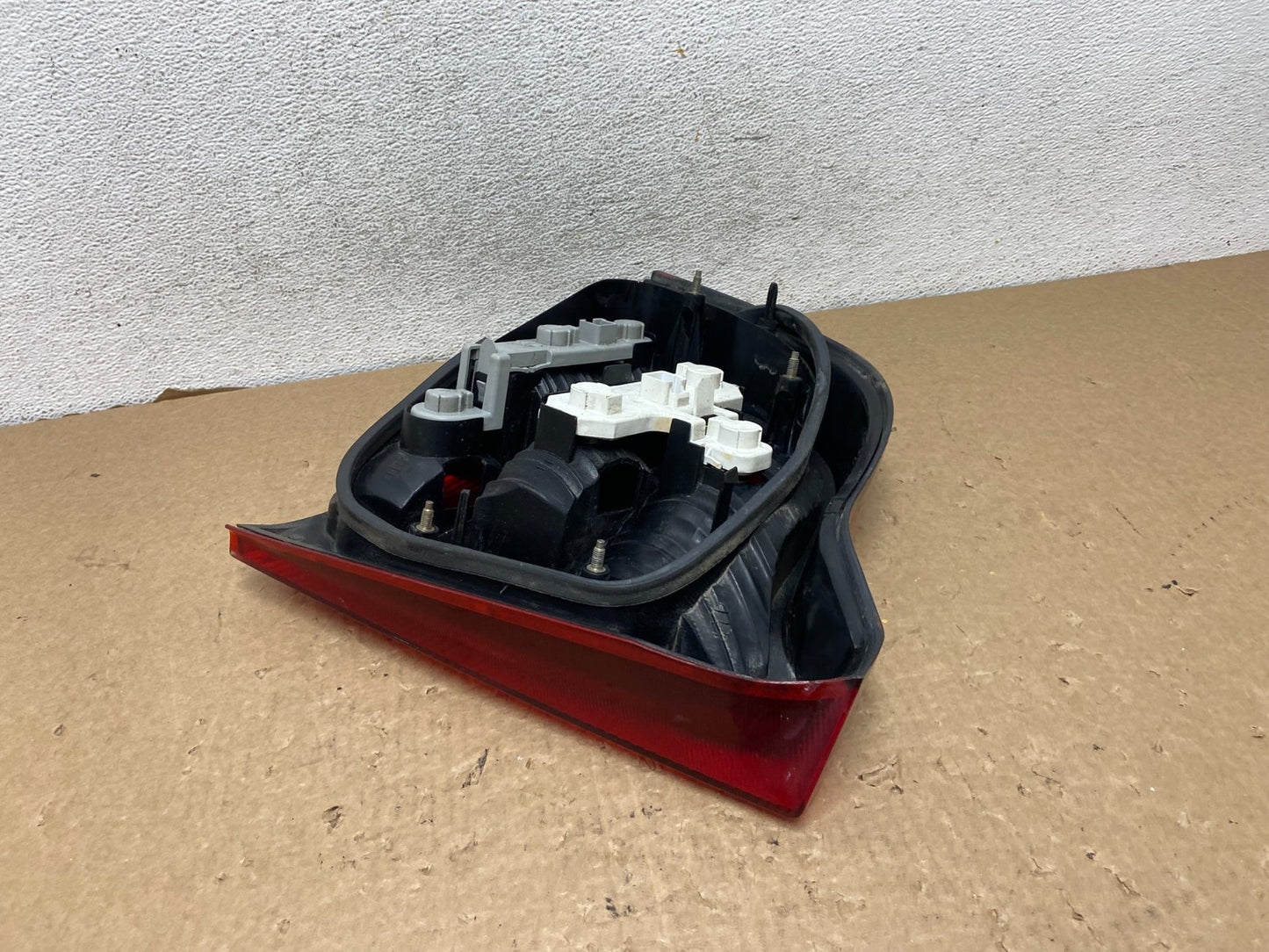1999-2003 Volvo S80 Right Passenger RH Side Tail Light AF7939 DW4