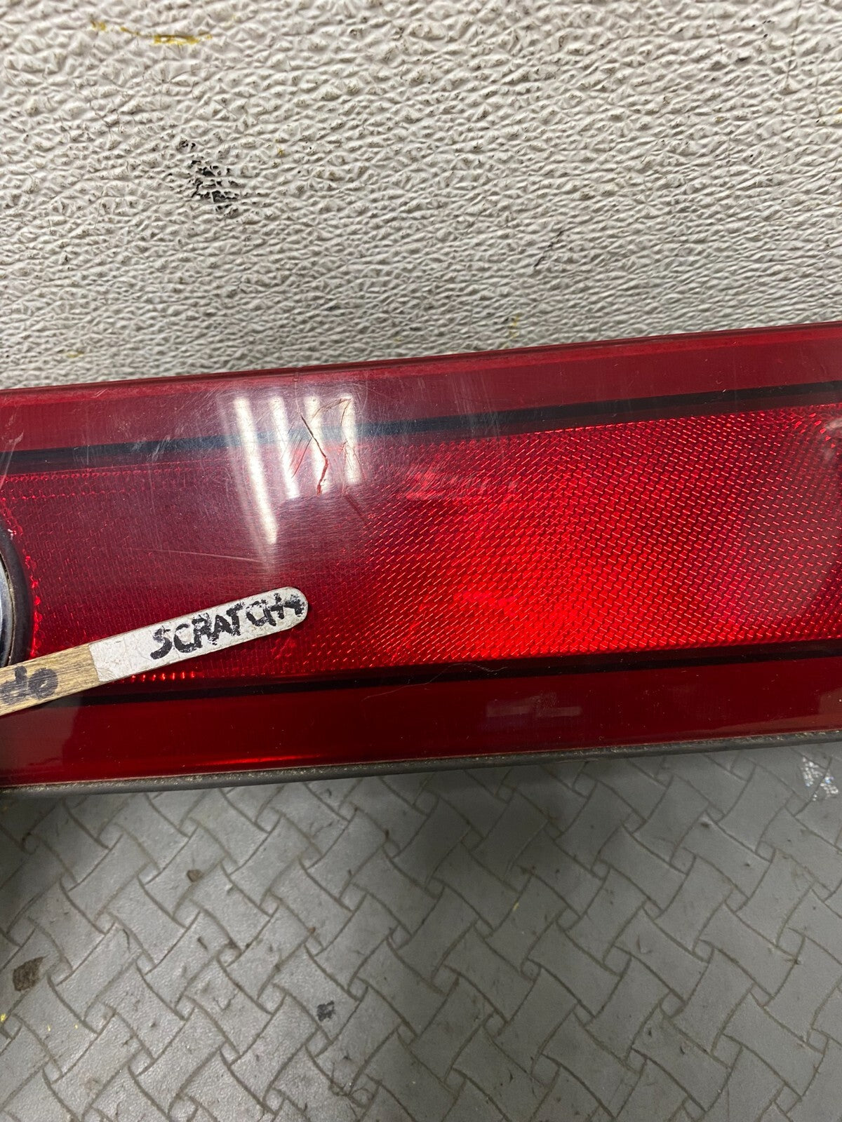 1997 1998 1999 Mercury Grand Marquis Trunk Lid Center Tail Light C6033 PS6