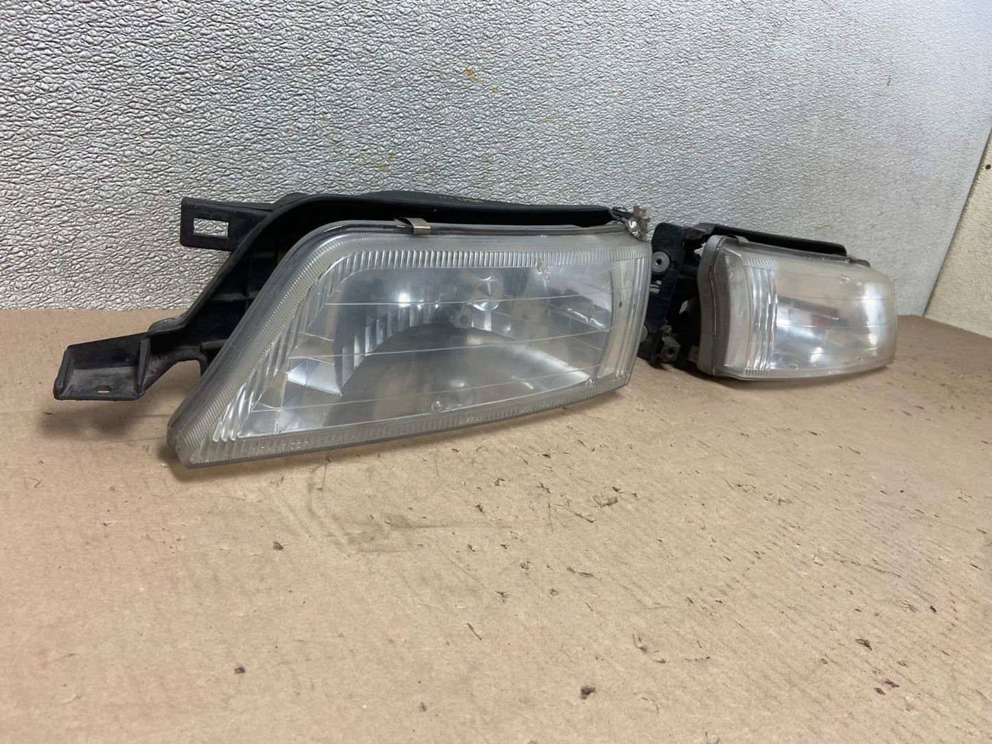 1997 - 1999 Nissan Maxima Left+Right Side Headlights Halogen OEM AA0566 DW2