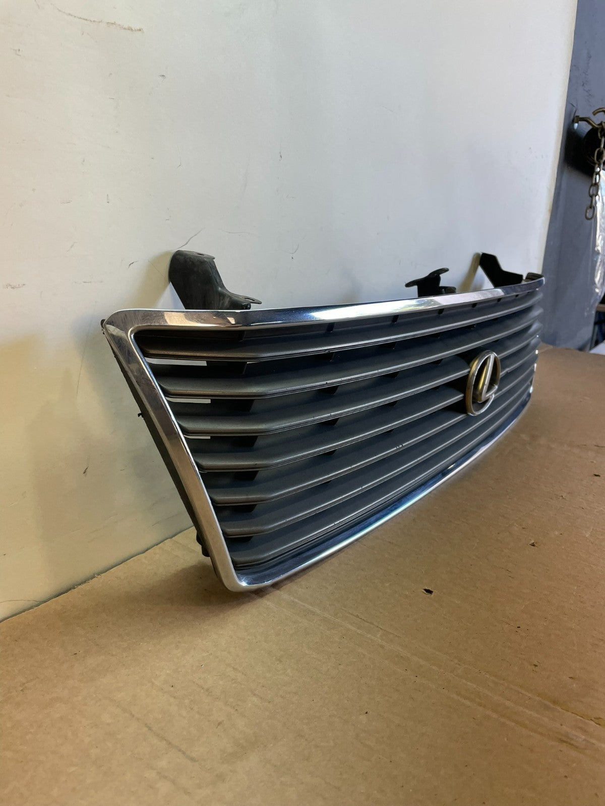 1995 to 1997 Lexus LS400 Front Upper Grill Grille AH0342 DG2